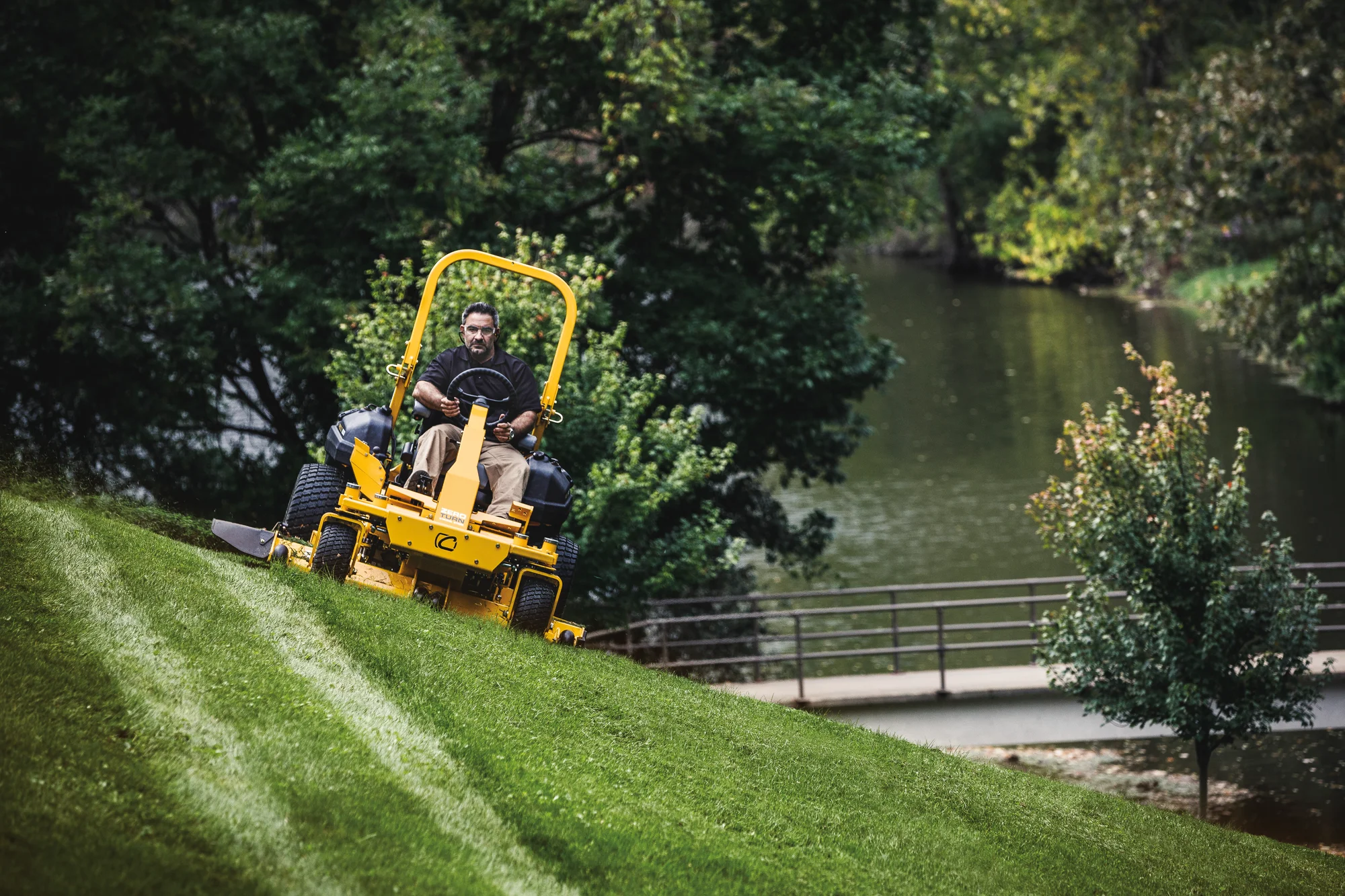 Cub Cadet Pro Z 500 Series Zero Turn Rider Pro Z 554 L KW