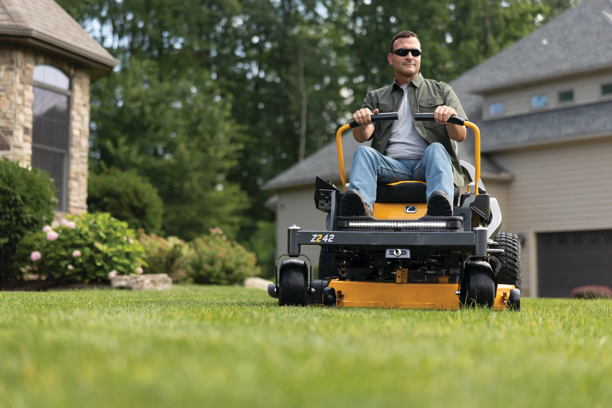Cub Cadet Ultima Series Z Zero Turn Rider Z2 42 Front View Man Cutting Grass product image