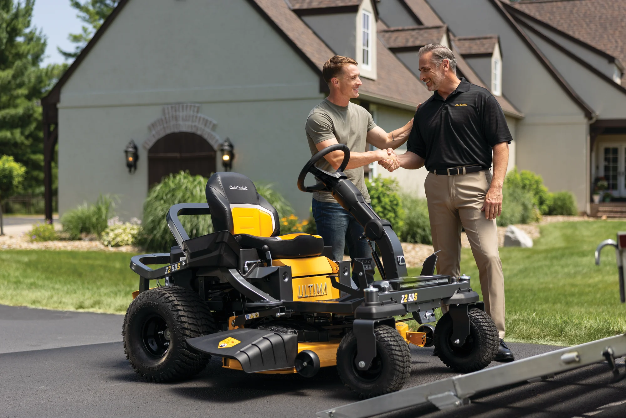 Cub Cadet Ultima Series ZS Zero Turn Rider Z2 50S Cub Cadet Ultima Series Zs Zero Turn Rider Z2 50S Front View Left Men Shaking Hands product image