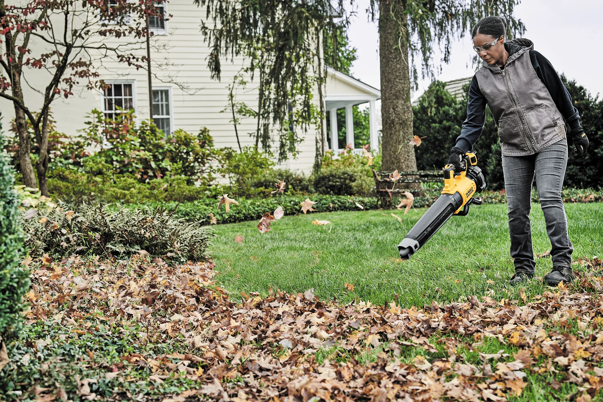 DeWalt 20V MAX Leaf Blower Kit DCBL722P1 Dewalt 20V Max Leaf Blower Kit Dcbl722P1 Blowing Leaves Yard product image