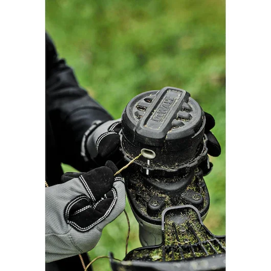 DeWalt 20V Max Series Trimmers And Brushcutters Easy Line Replacement System feature image