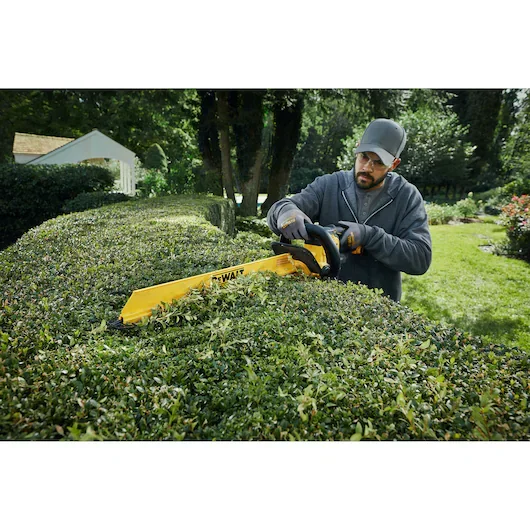 DeWalt 20V Series Hedge Trimmers Tool Free Blade Exchange feature image