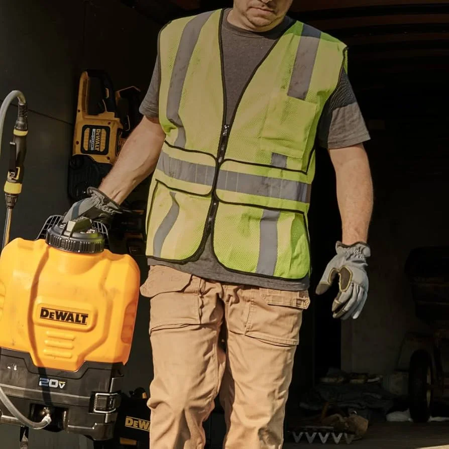 DeWalt 20V Series Speciality Equipment Generous Tank Capacity feature image