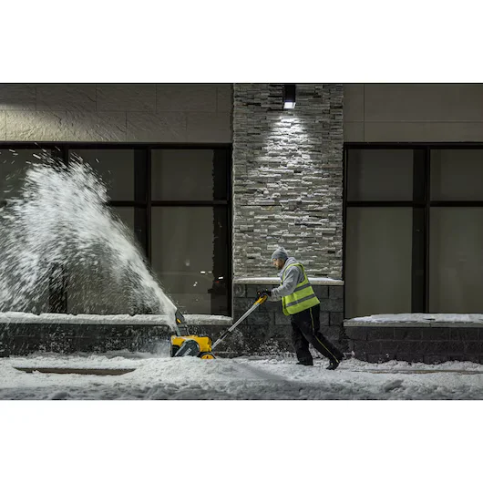 DeWalt 60V Max Series Snowblowers Lightweight Maneuverable Design feature image