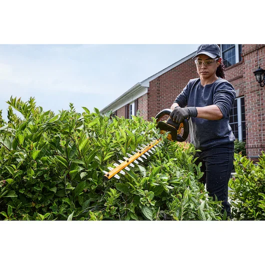 DeWalt 60V Series Hedge Trimmers Extended Blade Length feature image