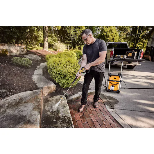 DeWalt Electric Series Pressure Washers Enhanced Mobility And Transport Features feature image