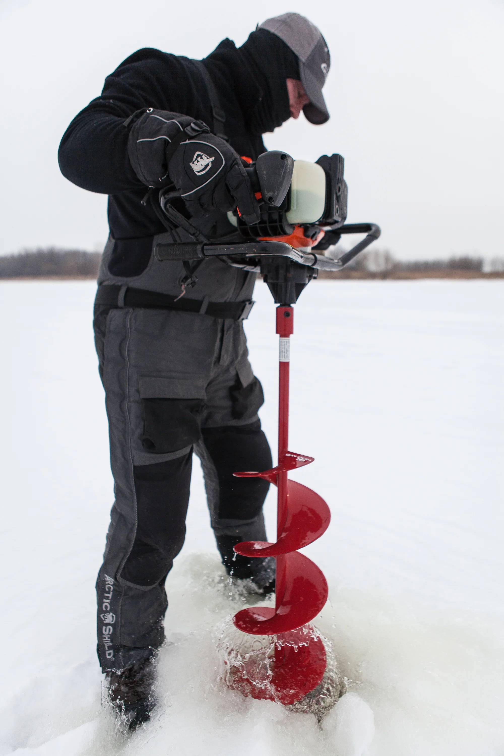 Echo Earthice Auger Ea 410 Auger Ea 410 Man Pulling Up Auger product image