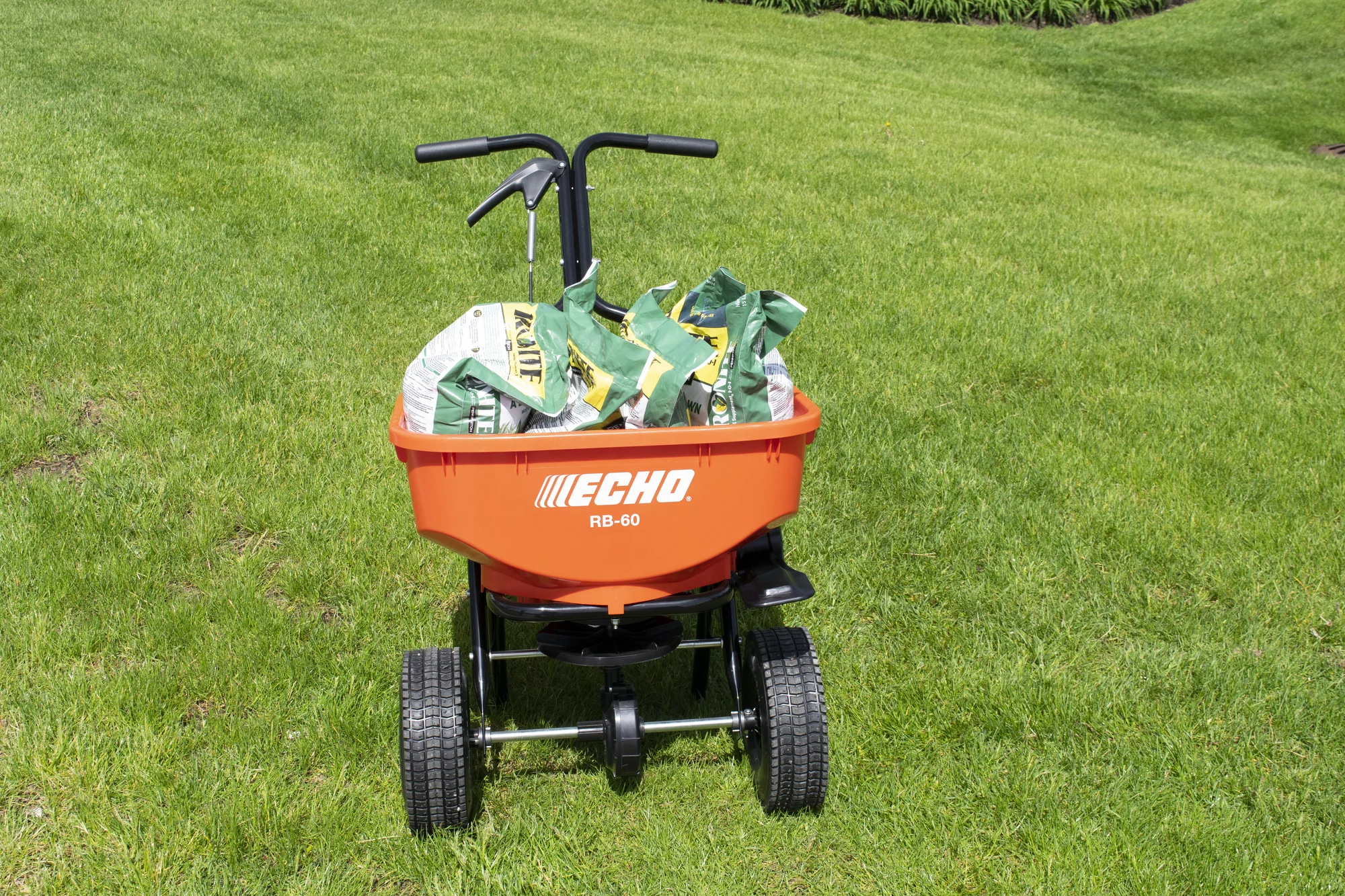 Echo Broadcast Spreader RB-60 Echo Rb Series Spreader Rb 60 Overhead View product image