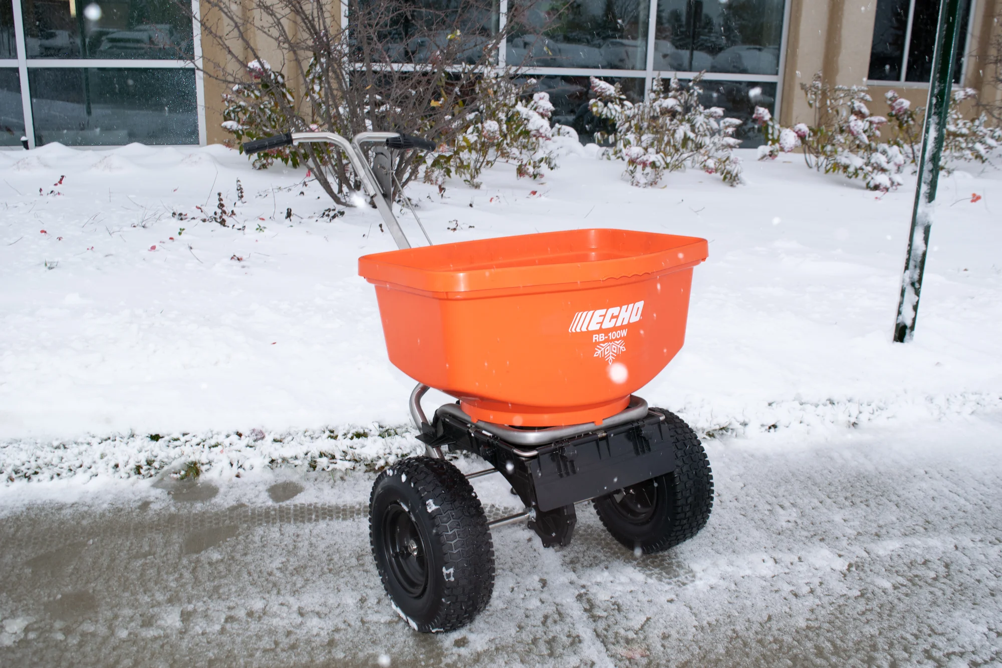 ECHO RB Series Spreaders Corrosion Resistant Hopper feature image