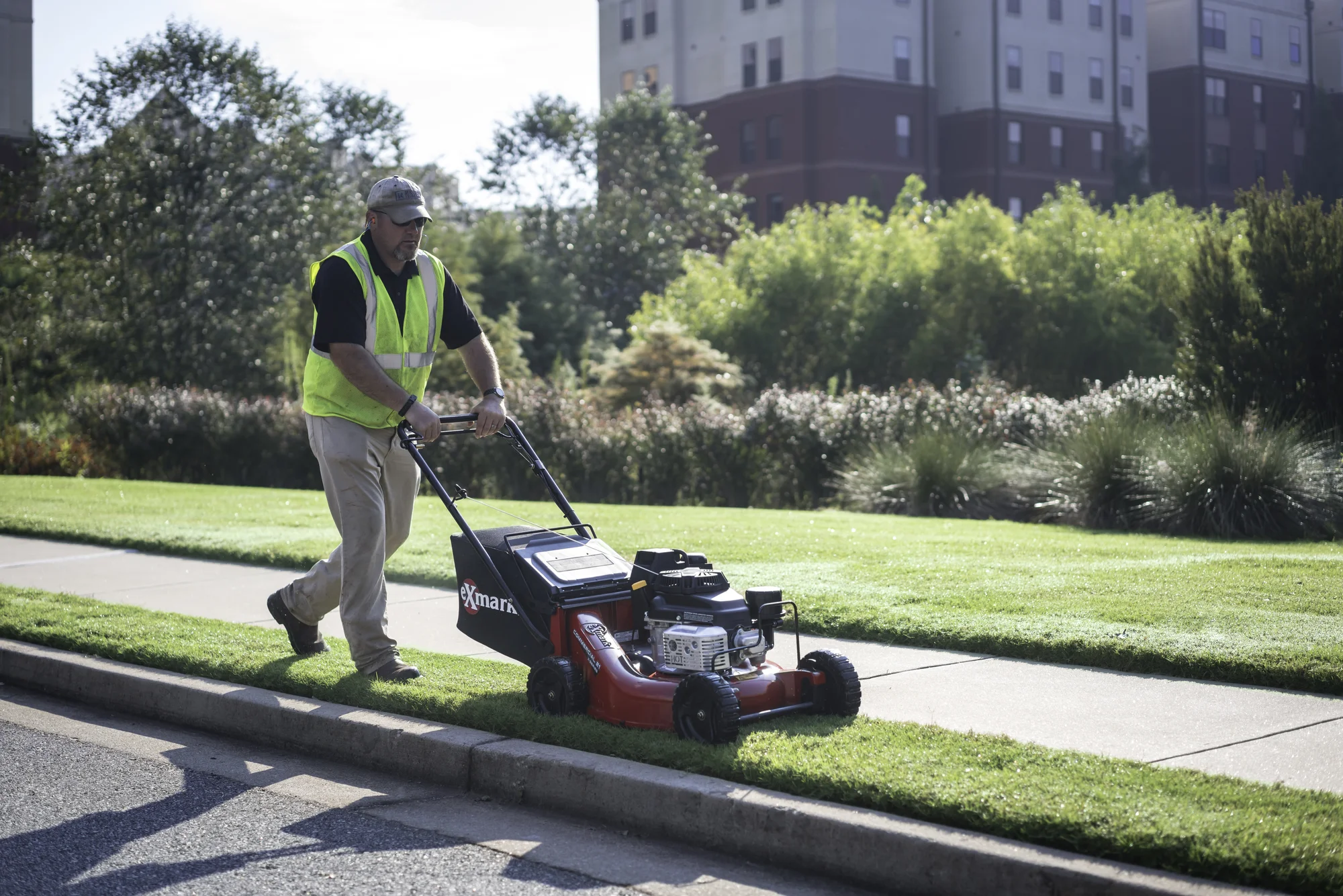 Exmark Commercial 21X Series Walk Behind Mowers Durable Commercial Deck feature image