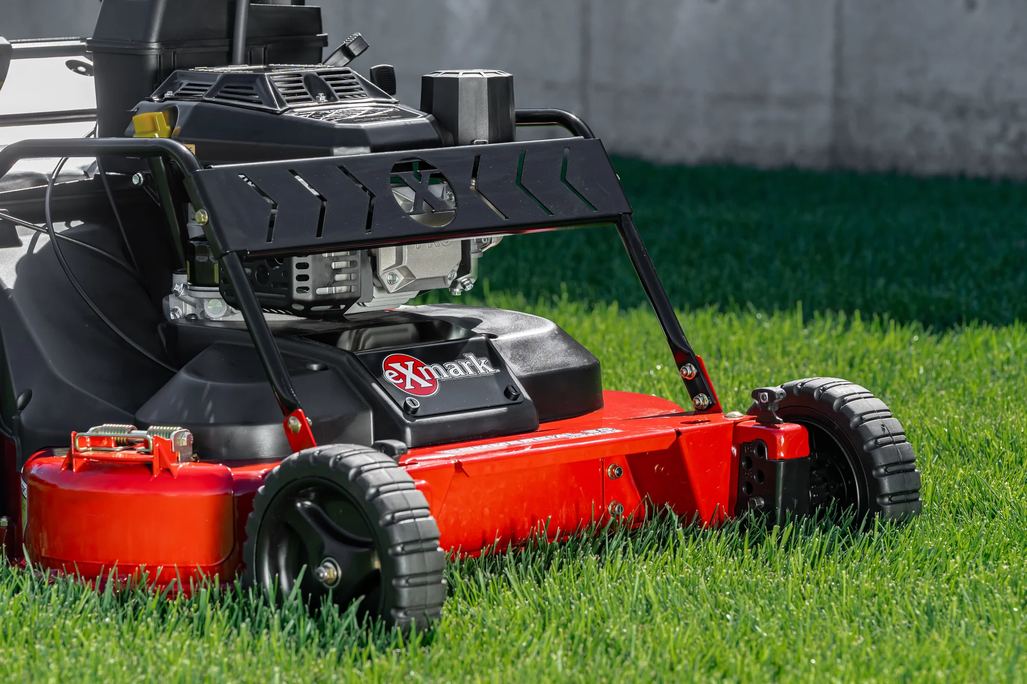 Exmark Commercial 30X Series Walk Behind Mowers High Output 30 Inch Deck feature image