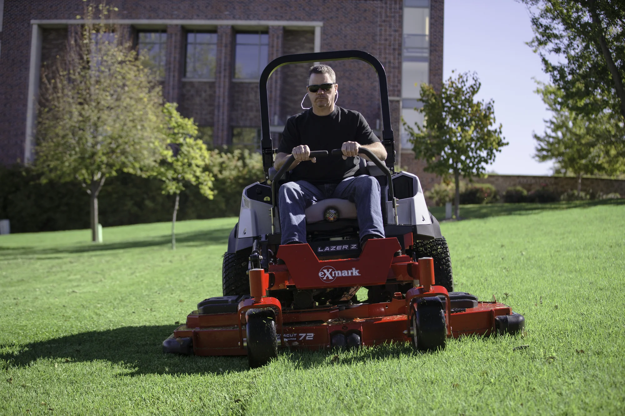 Exmark Lazer Z S Diesel Series Zero Turn Rider LZS80TDYM72RW0