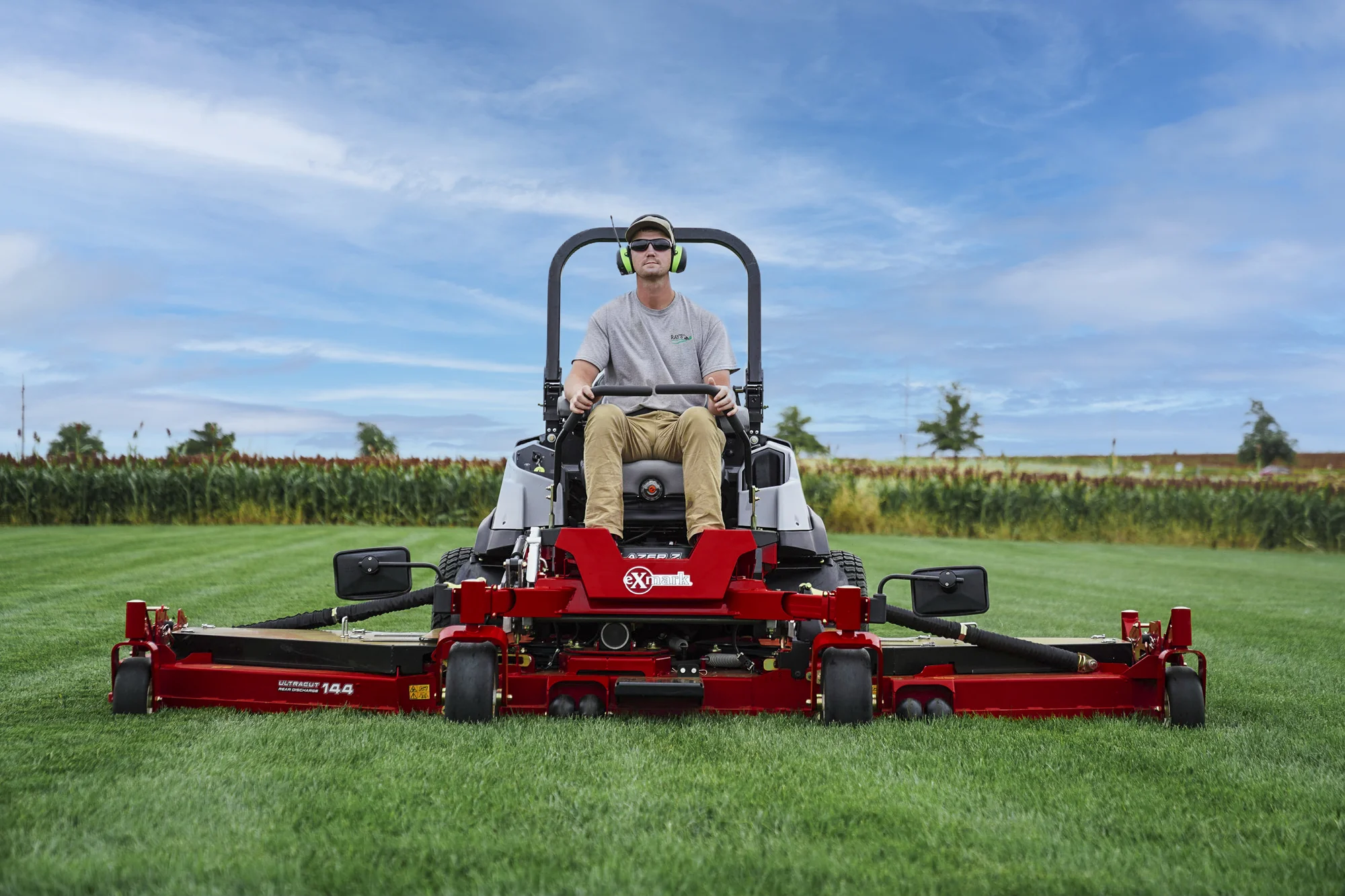 Exmark Lazer Z S Diesel Series Zero Turn Rider Lzs86Tdym12Rw0 Front View Corn Fields product image