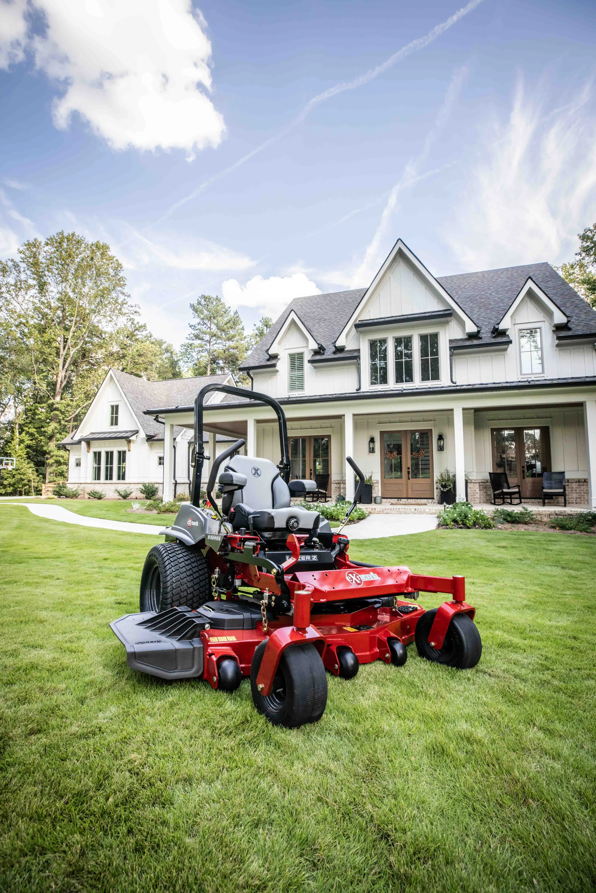 Exmark Lazer Z S Series Zero Turn Rider Lrs801Gka524A1 Side View Left House Angle product image