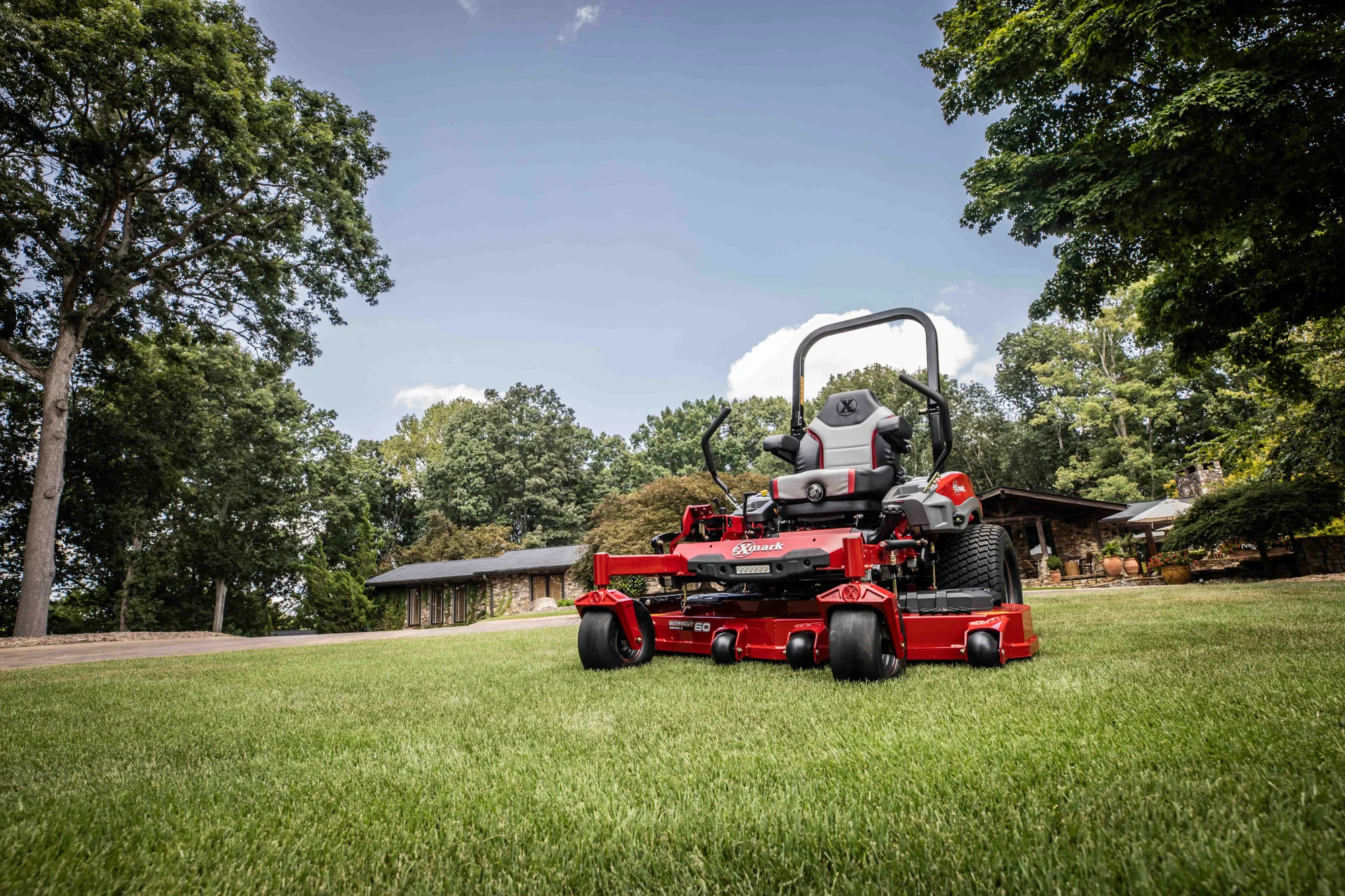 Exmark Lazer Z X Series Zero Turn Rider Lrx850Gka526Q1 Mower House Wide Angle product image