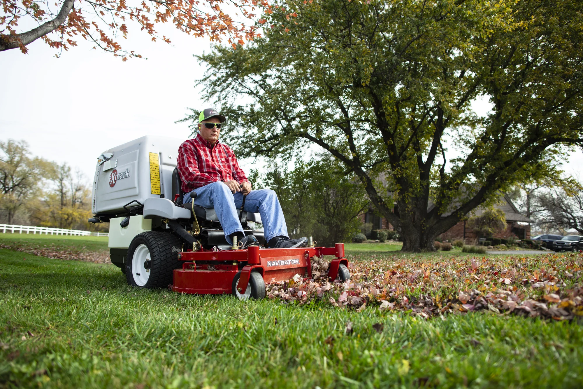 Exmark Navigator S Series Riding Mowers Ultra Cut Rear Discharge Deck feature image