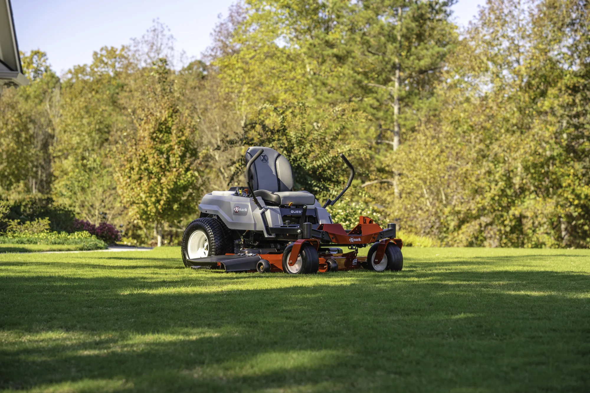 Exmark Quest S Series Zero Turn Rider Qzs724Gee54200 Mower On Lawn product image