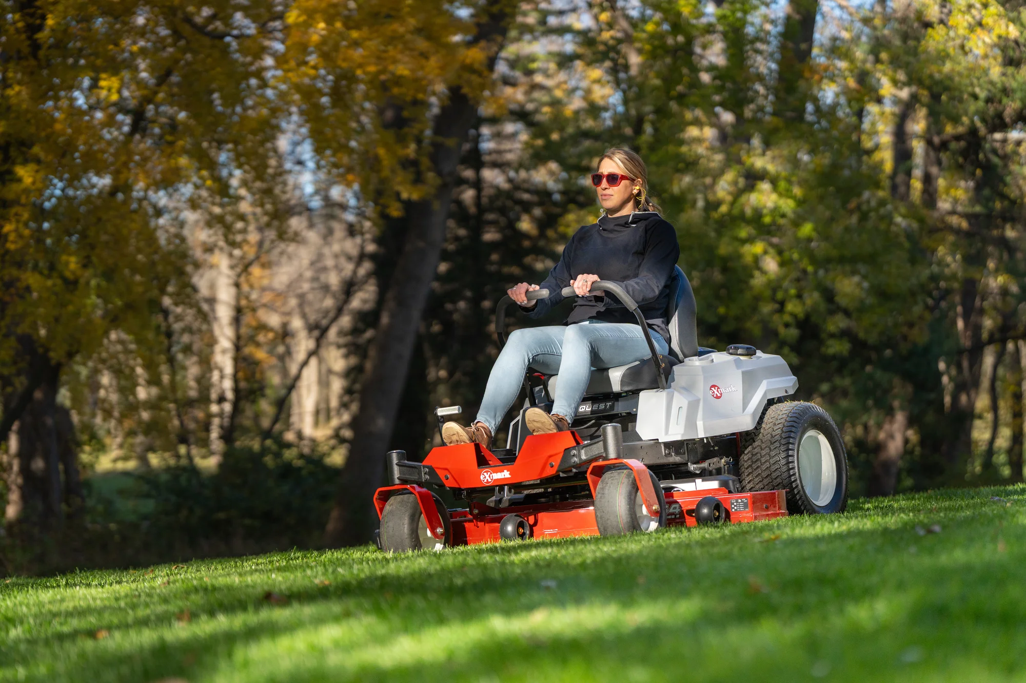 Exmark Quest S Series Zero Turn Riders Comfortable Operator Environment feature image