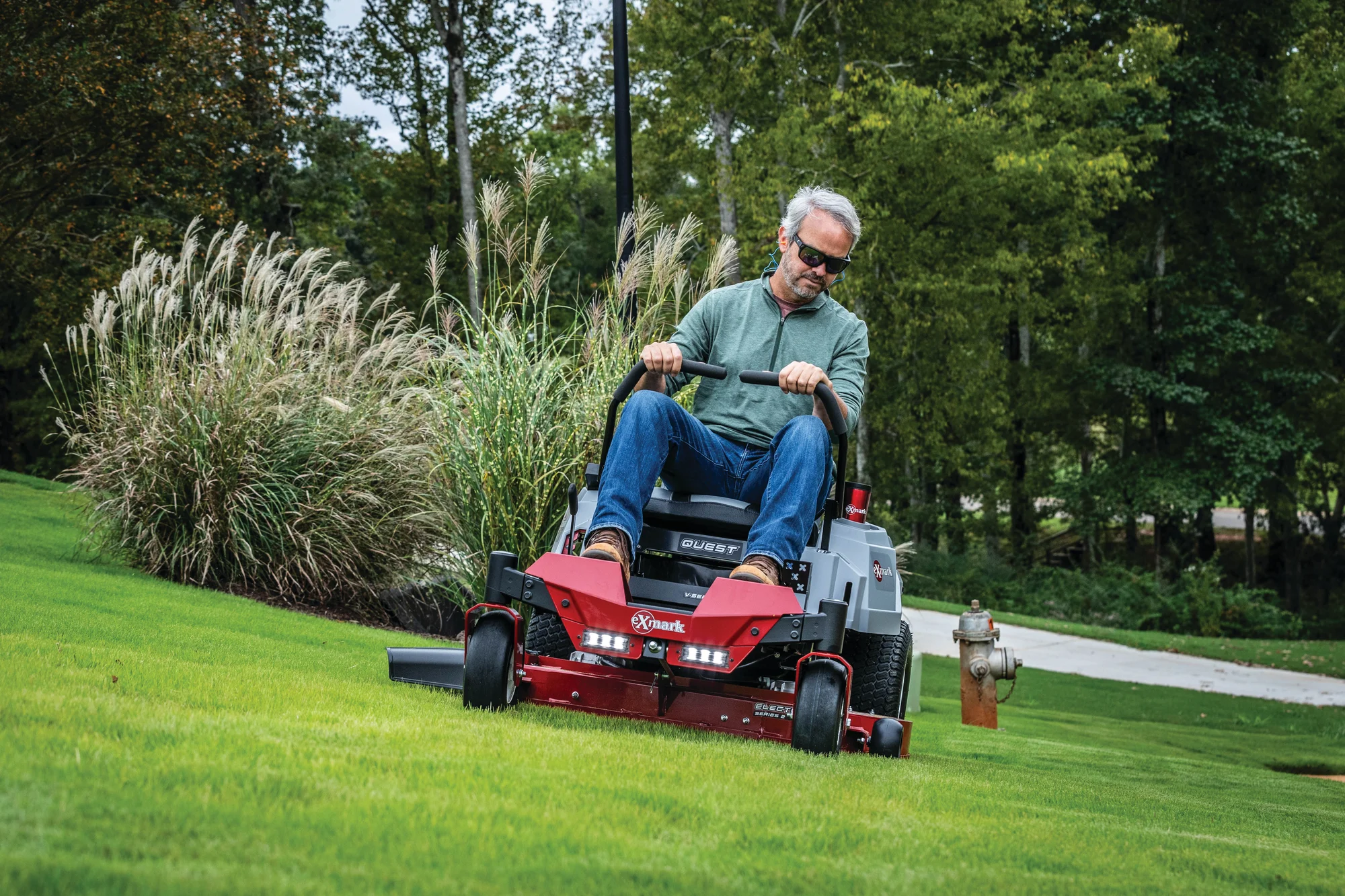 Exmark Quest V Series Zero Turn Rider Qzv060B0242H00 Man Mower Tall Grass product image