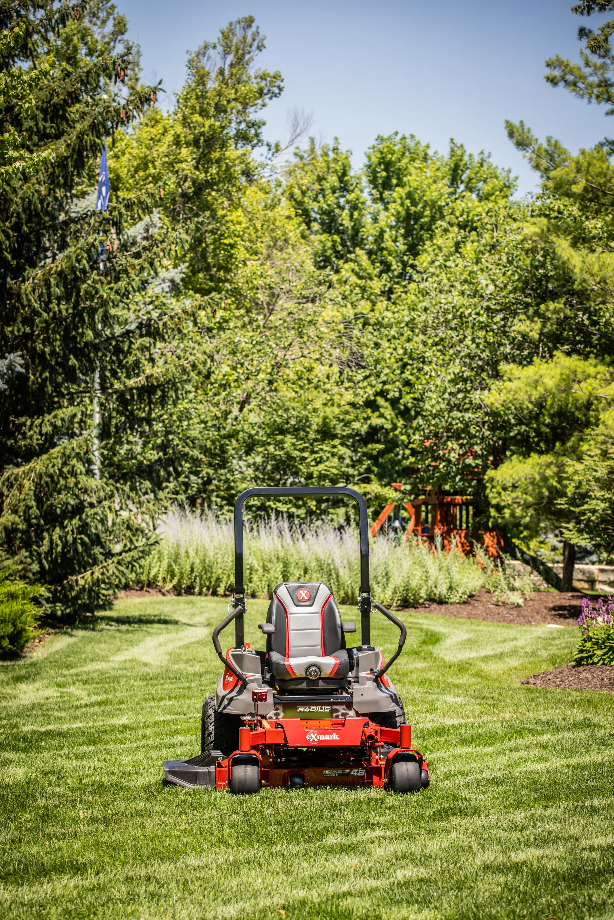 Exmark Radius S Series Zero Turn Rider Rds691Gka523A3 Mower On Lawn product image