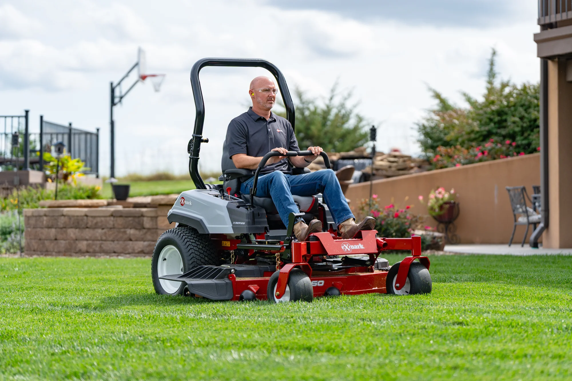 Exmark Radius X Series Zero Turn Rider Rdx691Gka524A3 Man Mowing Lawn product image