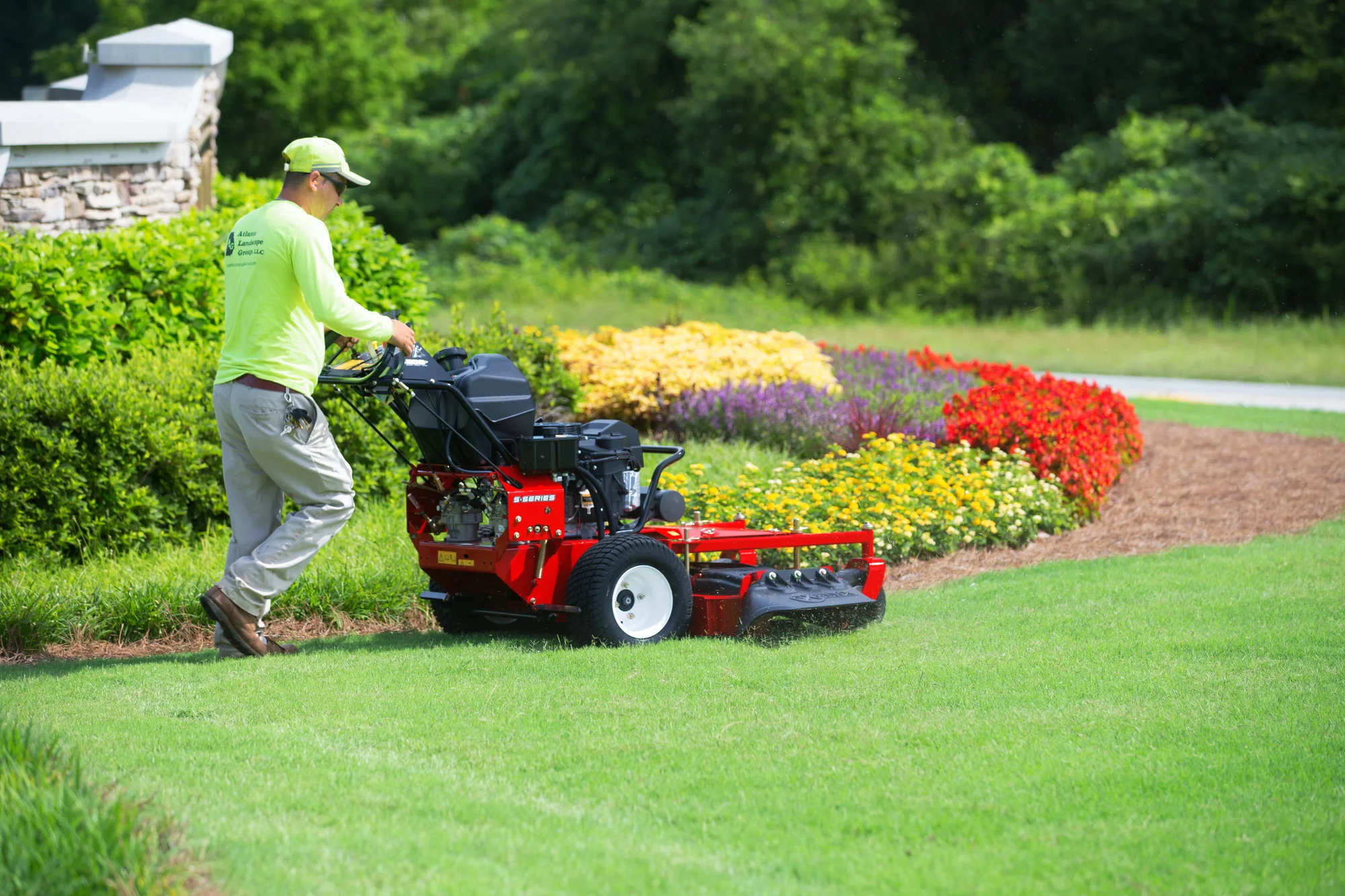 Exmark Turf Tracer S Series Walk Behind Lawn Mower Tts481Gka483N0 Mower Flower Bed product image