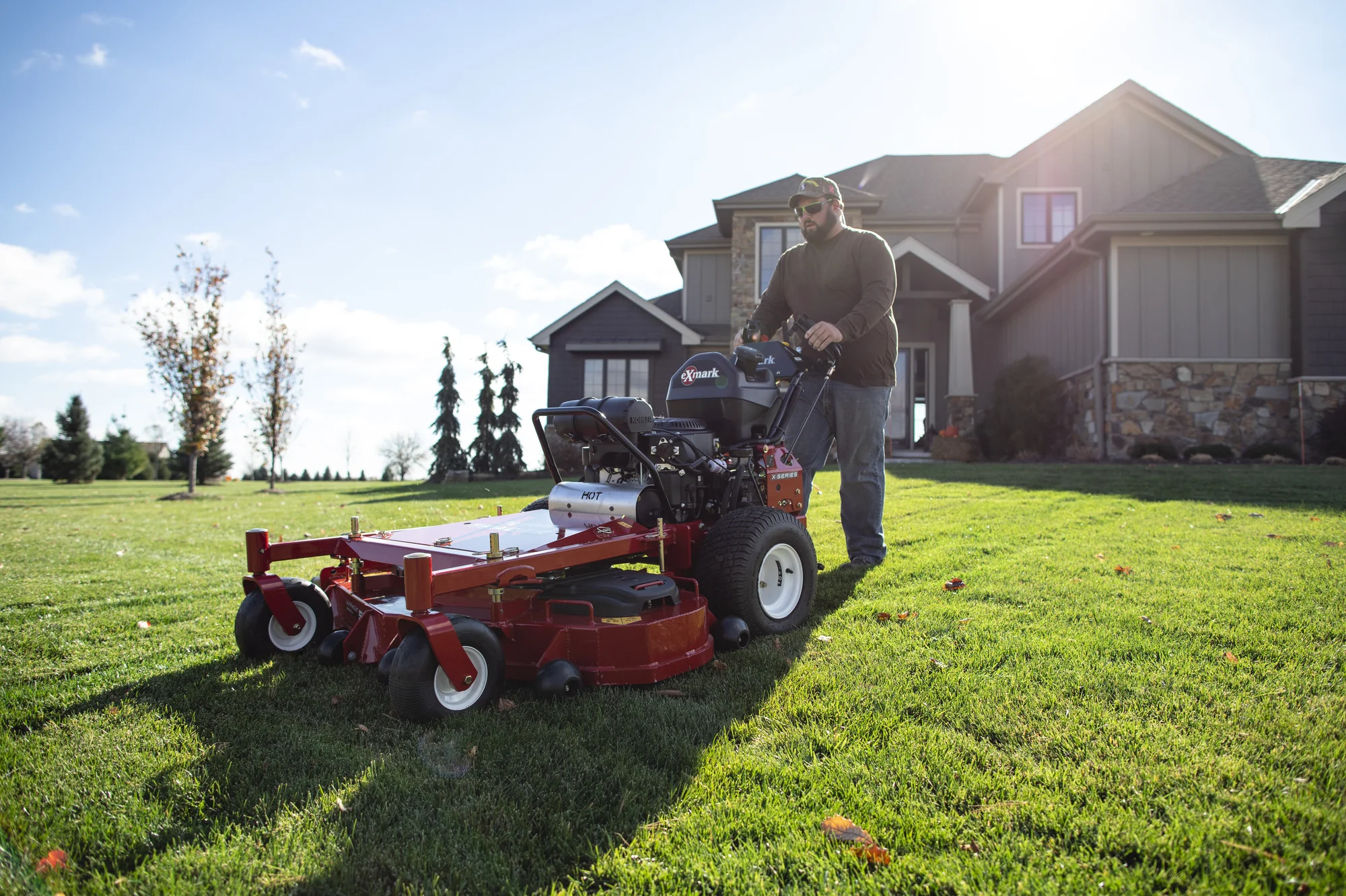 Exmark Turf Tracer X Series Lawn Mower TTX730EKC52400 Exmark Turf Tracer X Series Lawn Mower Ttx730Ekc52400 Man Mower House product image