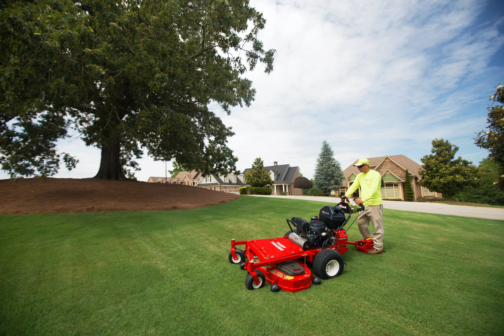 Exmark Turf Tracer X Series Lawn Mower TTX730EKC604N0 Exmark Turf Tracer X Series Lawn Mower Ttx730Ekc604N0 Man Mower Property product image