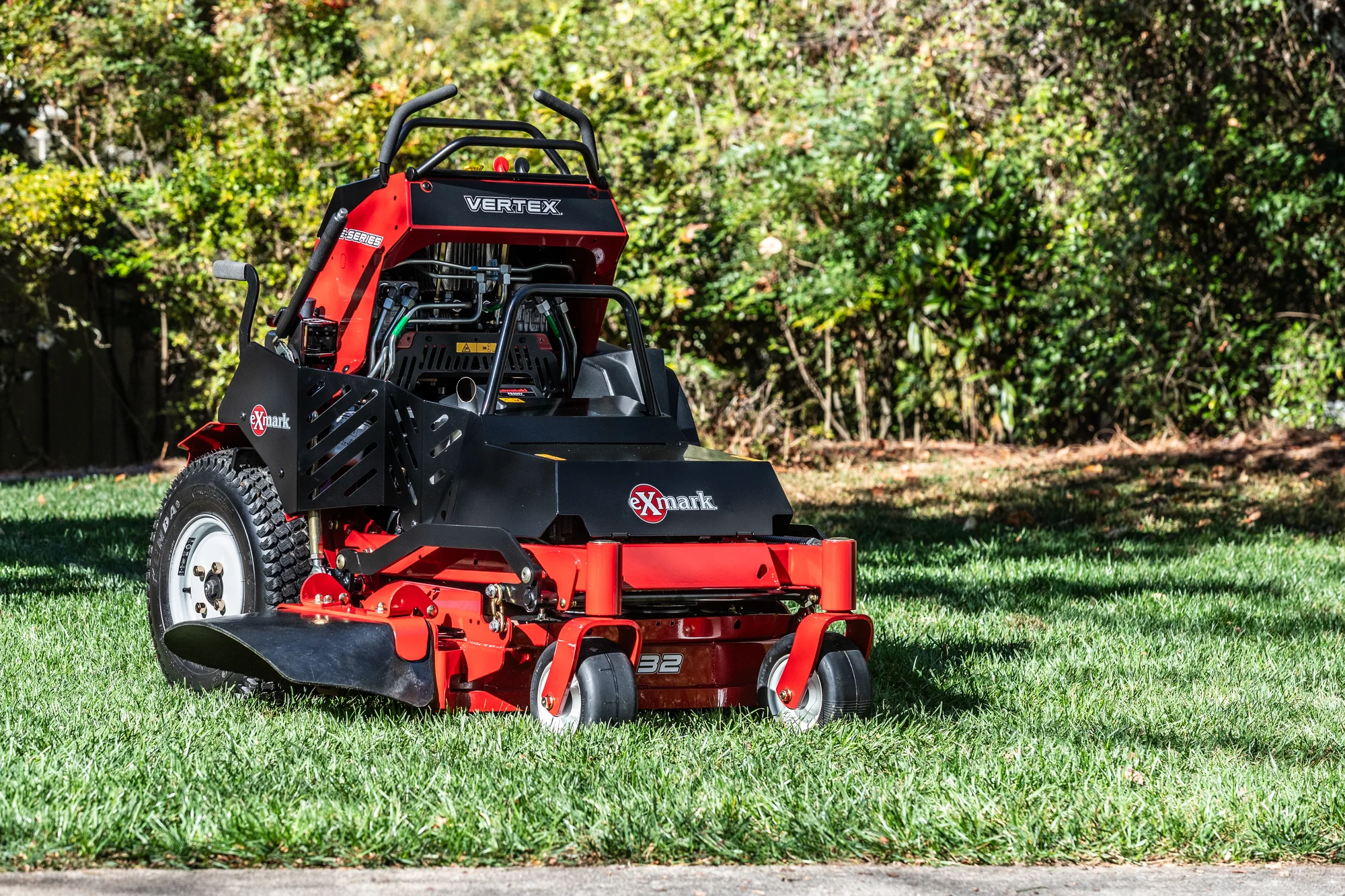 Exmark Vertex E Series Stand On Lawn Mower Vxe600Gka36300 Side View Left Lawn product image