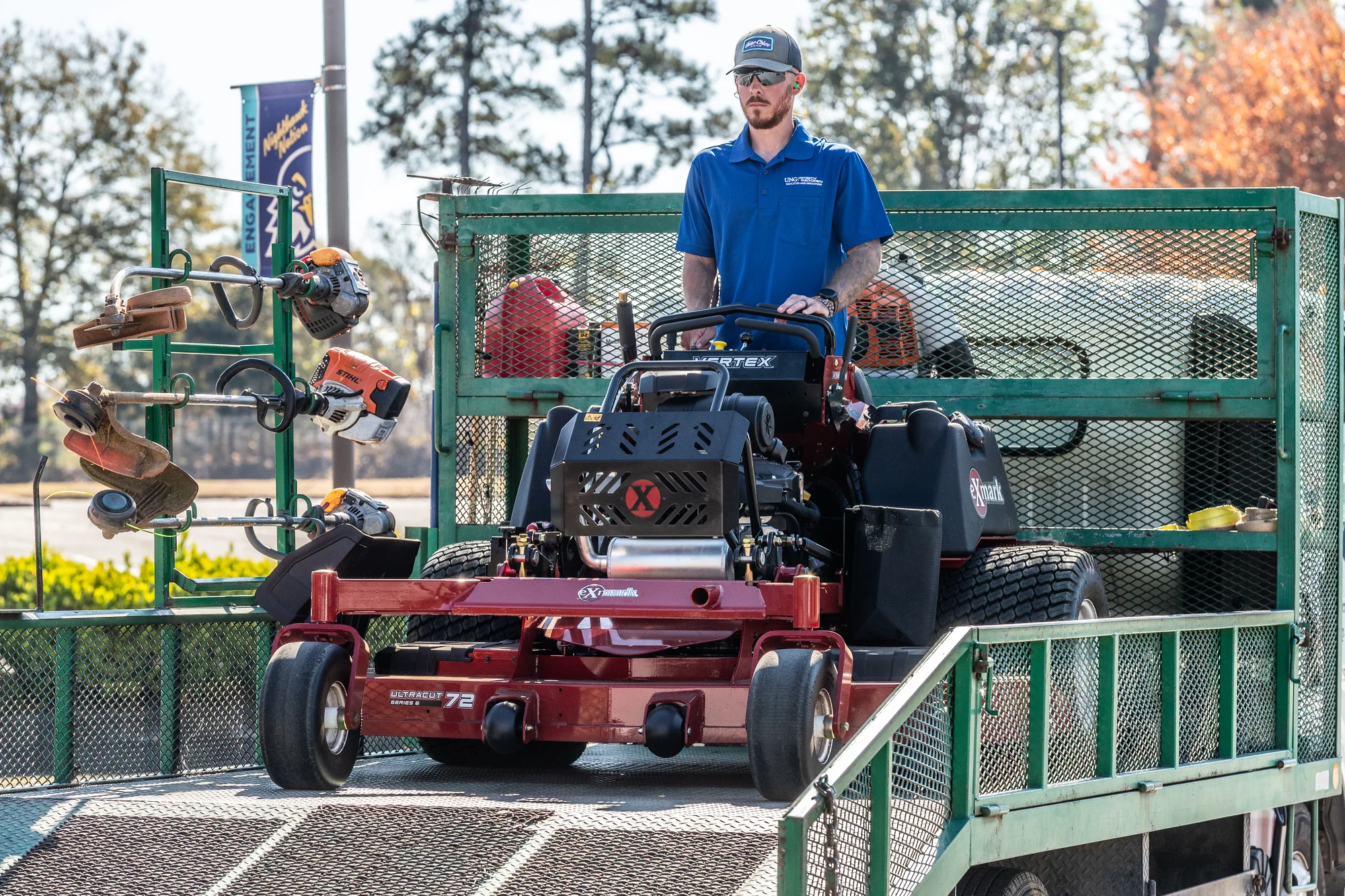 Exmark Vertex X Series Stand On Lawn Mower Vxx999Eka72600 Landscaper Unloading Mower product image