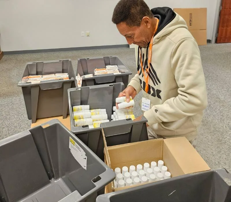 food-for-the-poor-hygeine-kit-volunteer.jpg food-for-the-poor-hygeine-kit-volunteer.jpg