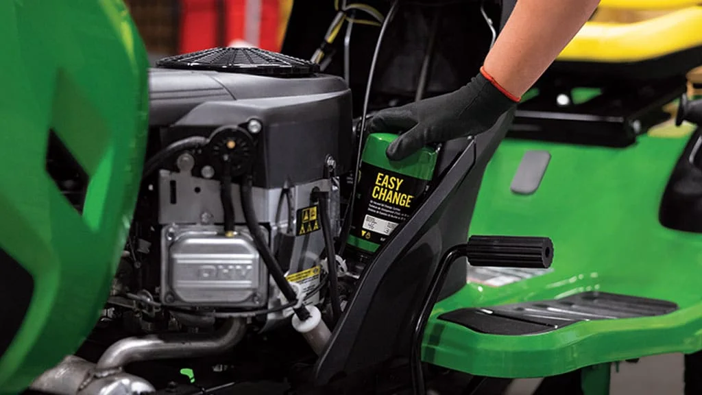John Deere 100 Series Tractors Easy Maintenance feature image
