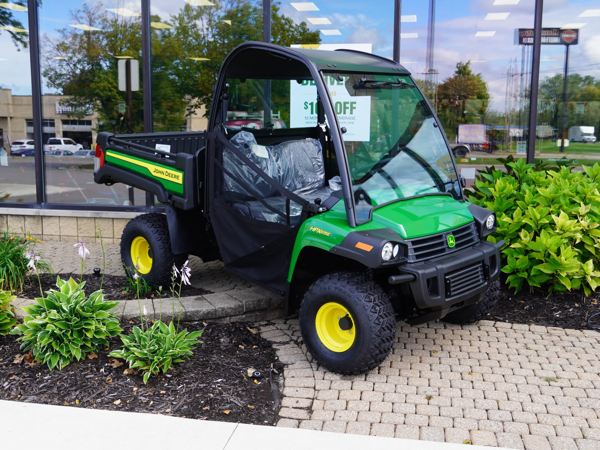 John Deere Gator HPX615E Deluxe Work Series Utility Vehicle HPX-812899