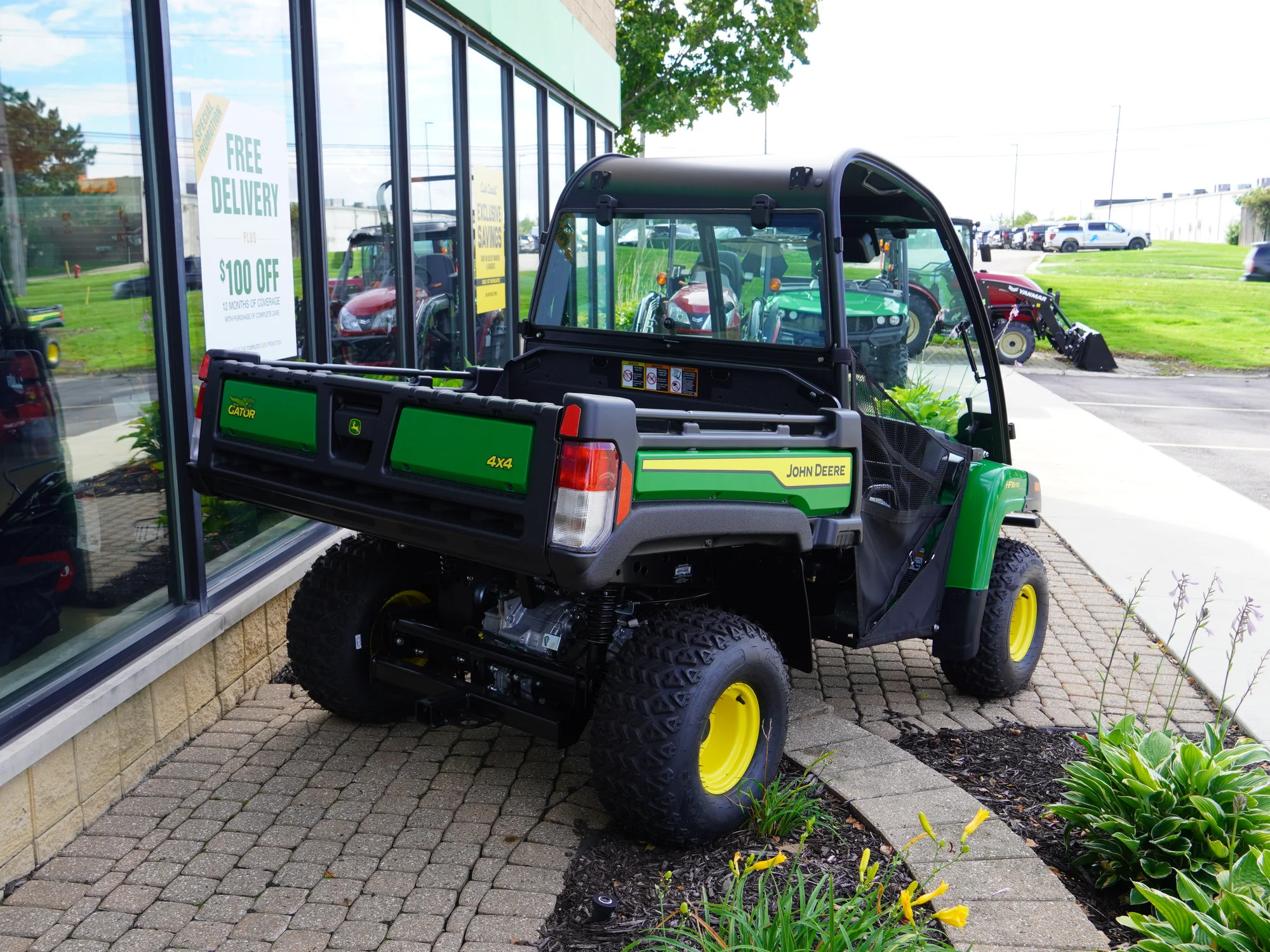 John Deere Gator HPX615E Deluxe Work Series Utility Vehicle HPX-812899