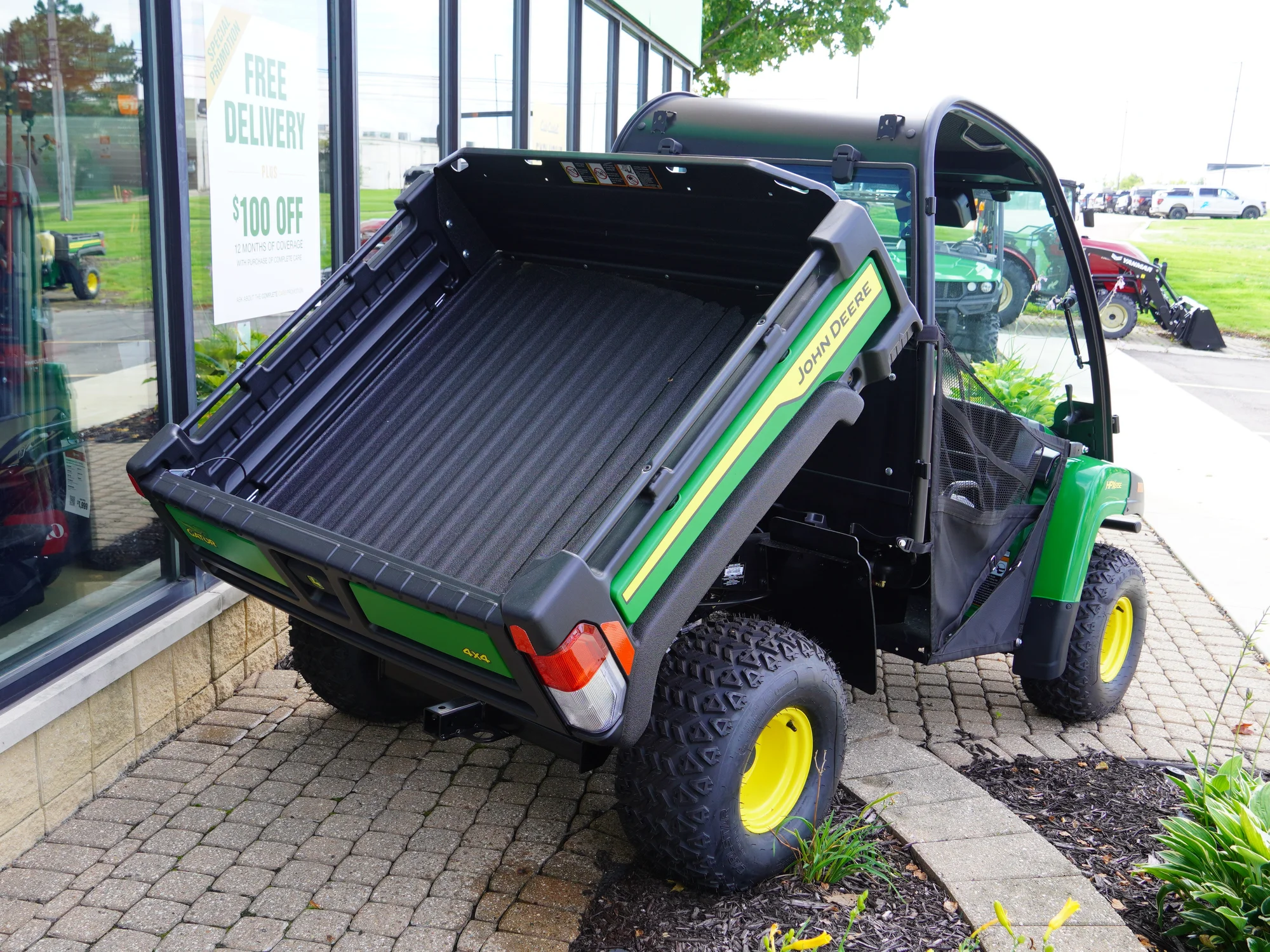 John Deere Gator HPX615E Deluxe Work Series Utility Vehicle HPX-812899