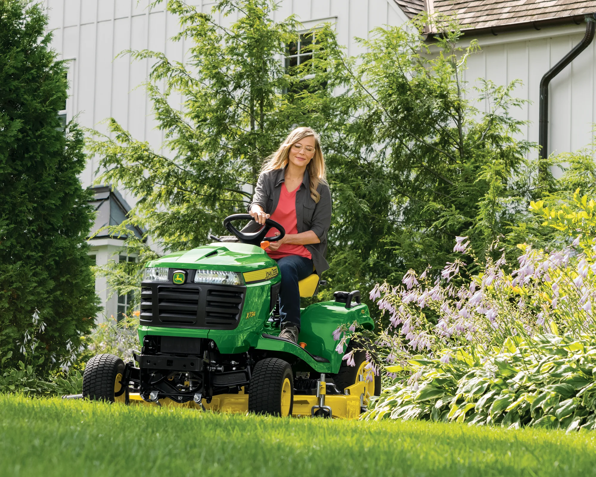 John Deere Signature X700 Series Garden Tractor X734