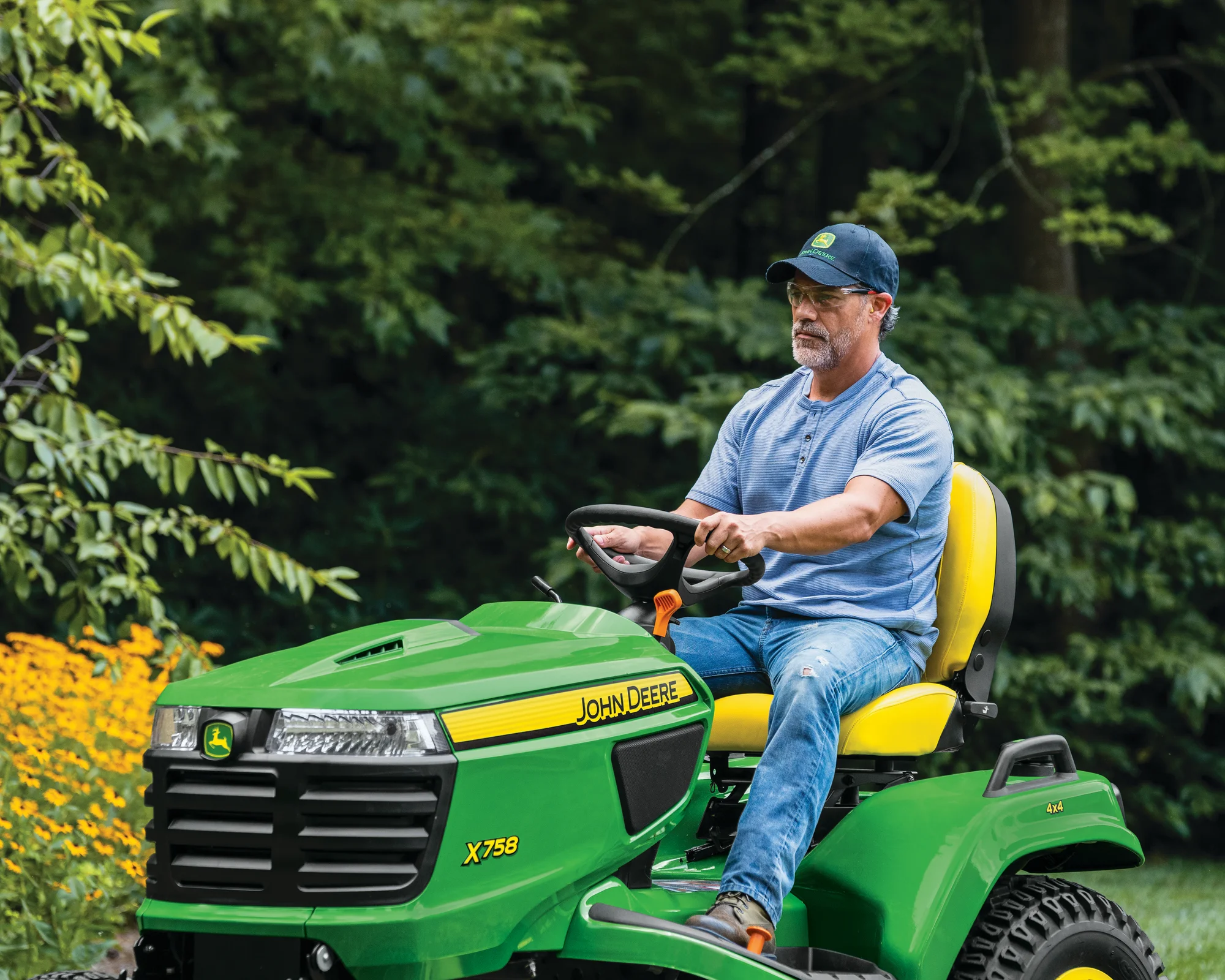 John Deere Signature X700 Series Garden Tractor X758