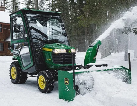 John Deere Signature X700 Series Tractors Attachment Capability feature image