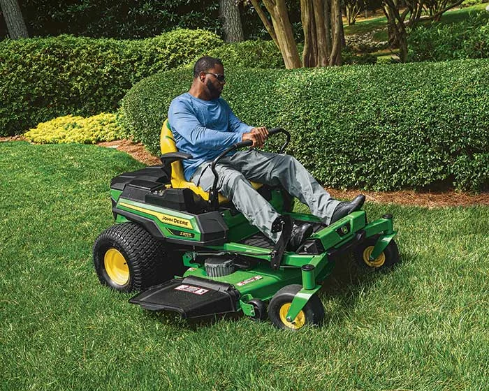 John Deere Ztrak 300 Electric Series Zero Turn Rider Z370R 48 Electric Man On Mower product image