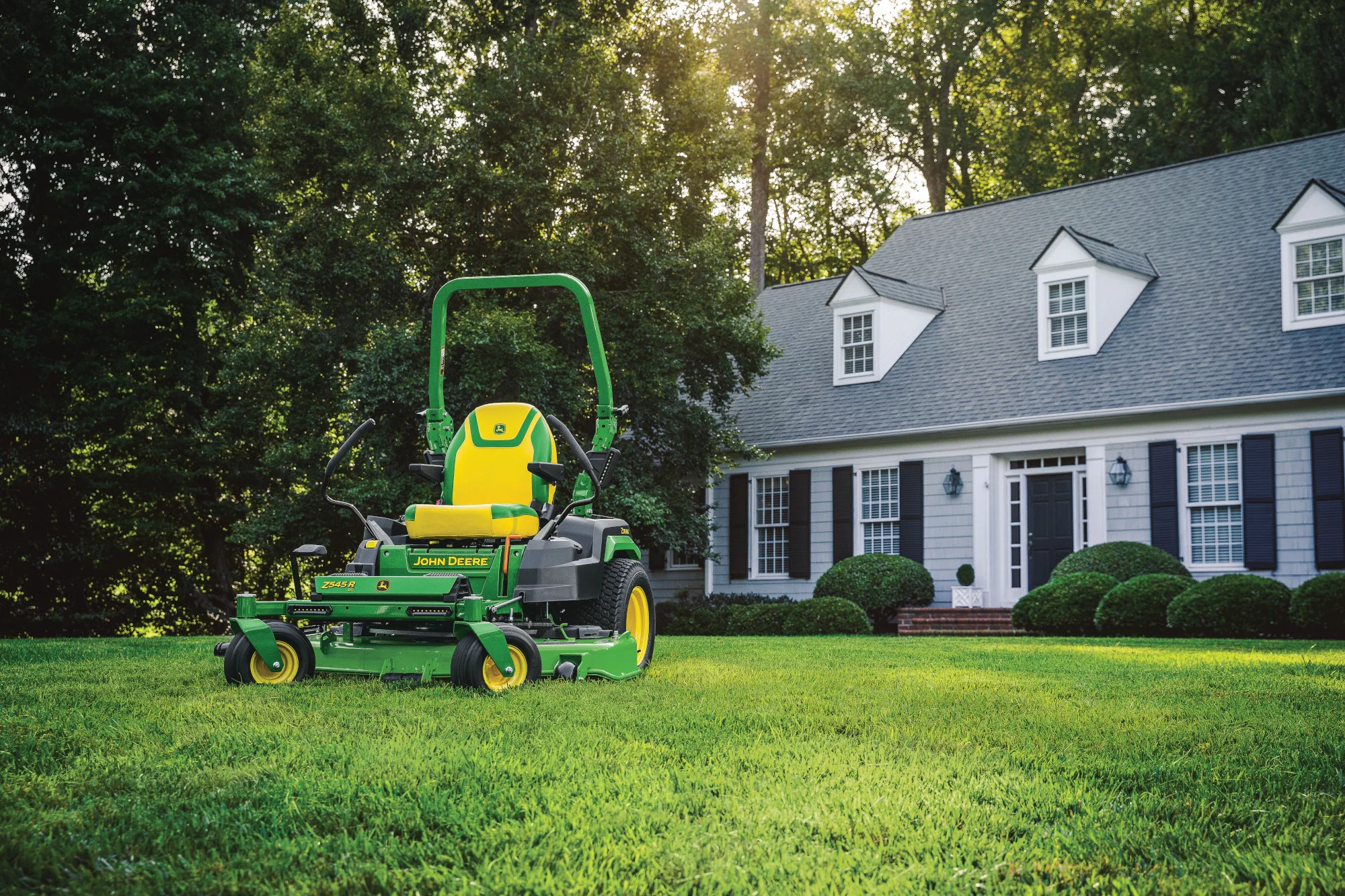 John Deere Ztrak 500 Series Zero Turn Rider Z545R Mower Staged House product image