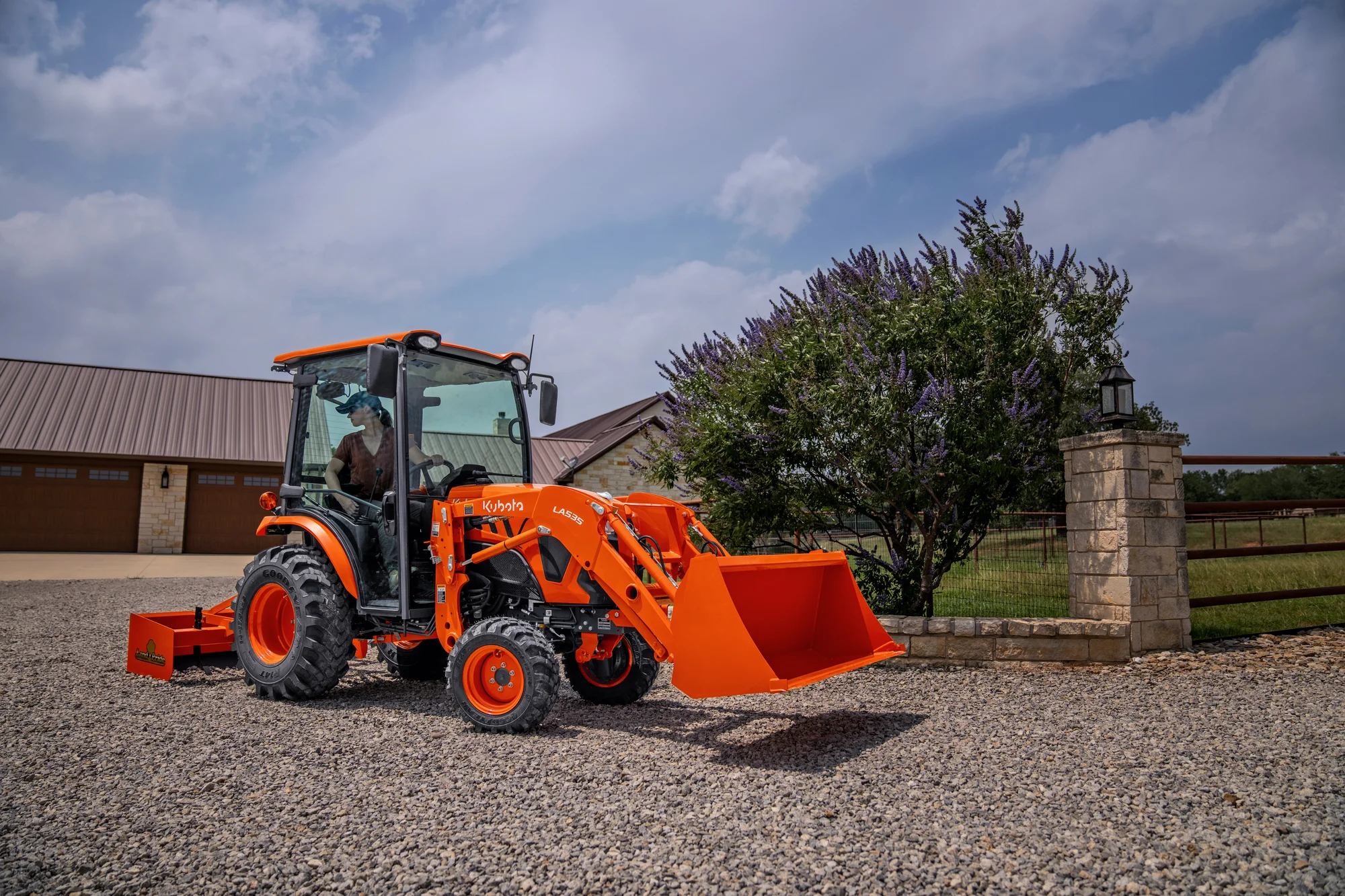 Kubota LX Series Compact Tractor LX2620SUHSD-13148