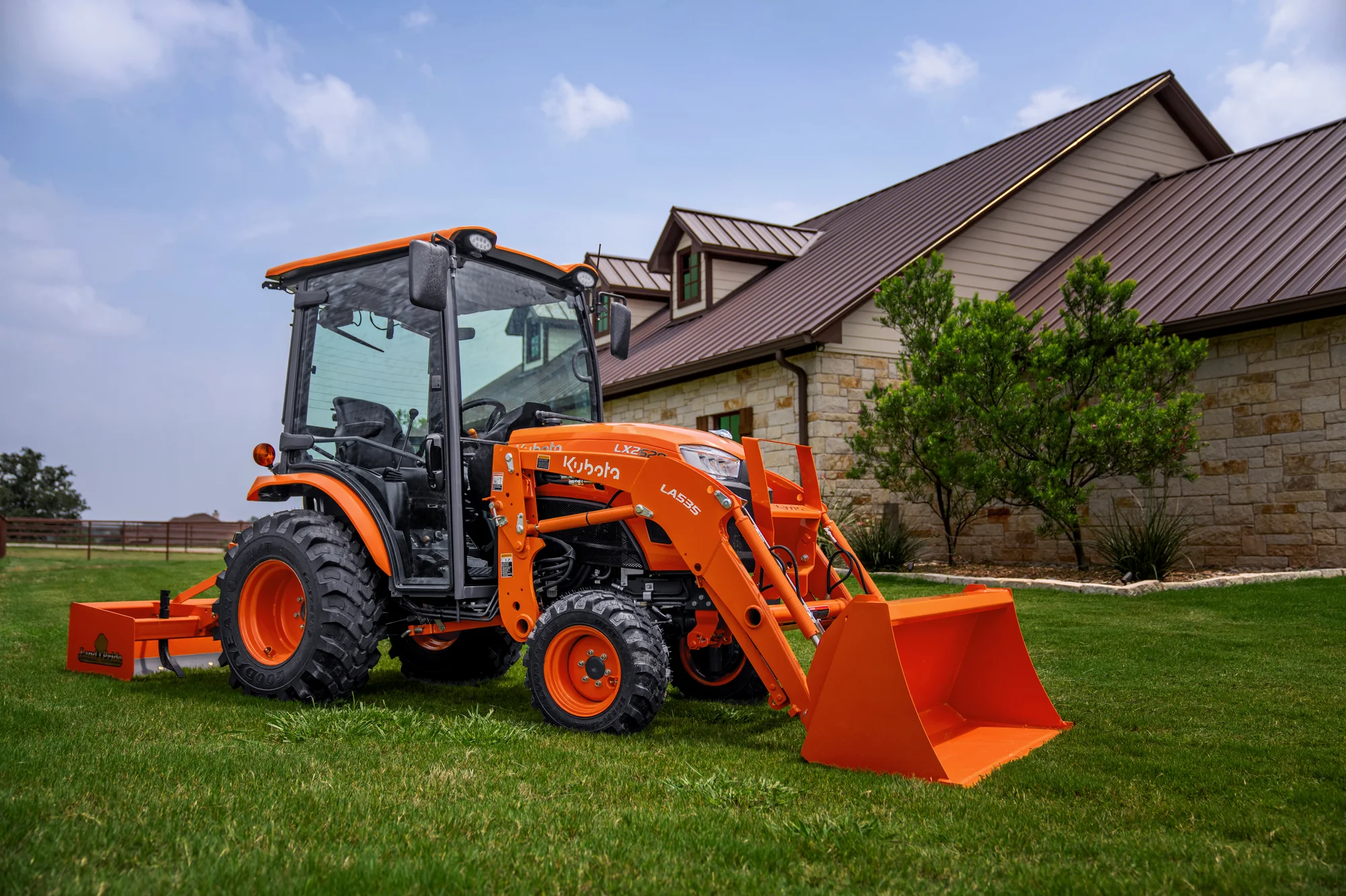 Kubota LX Series Compact Tractor LX2620SUHSD-13148