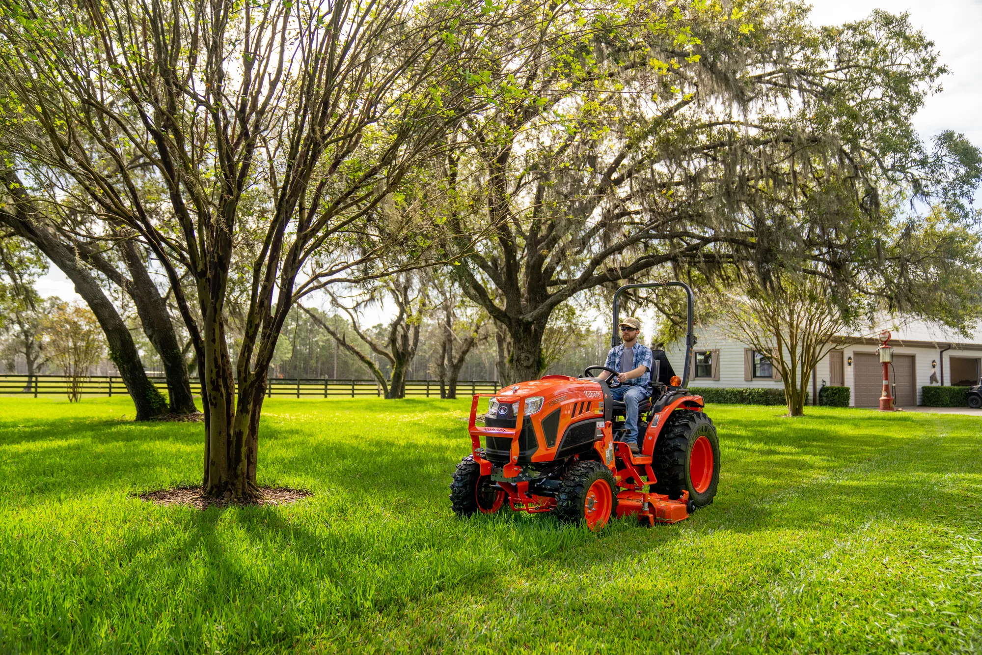 Kubota LX Series Compact Tractor LX3520HSD-10212