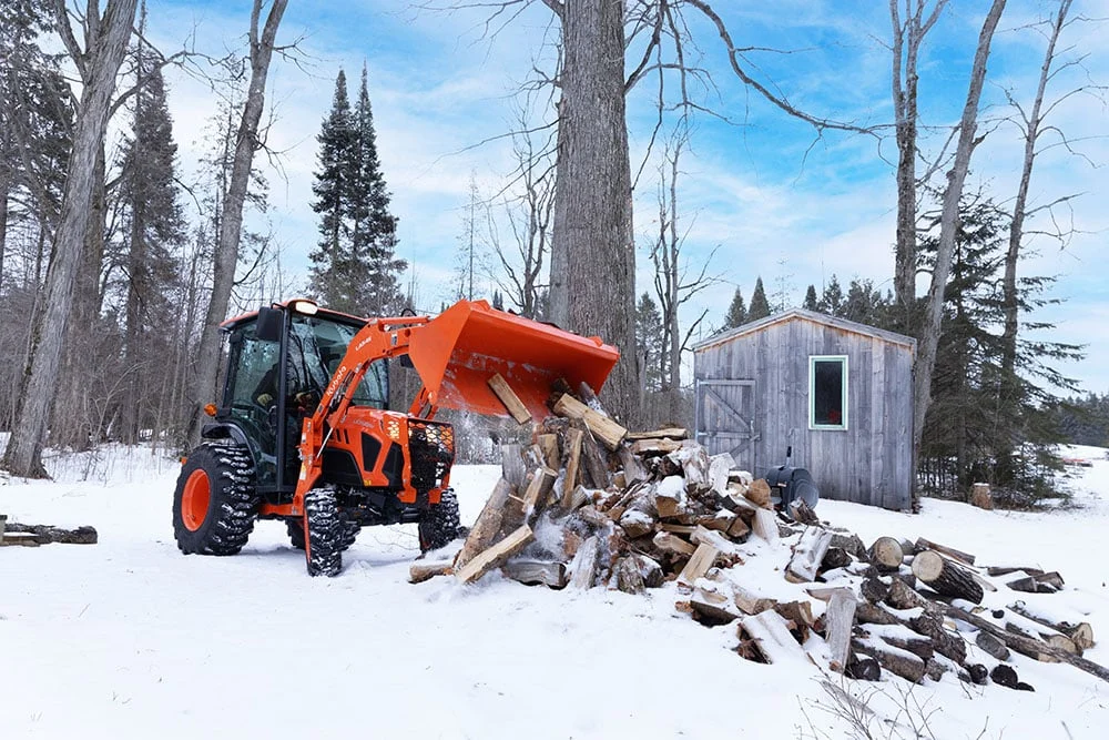 Kubota LX Series Compact Utility Tractors Deluxe Operator Station feature image