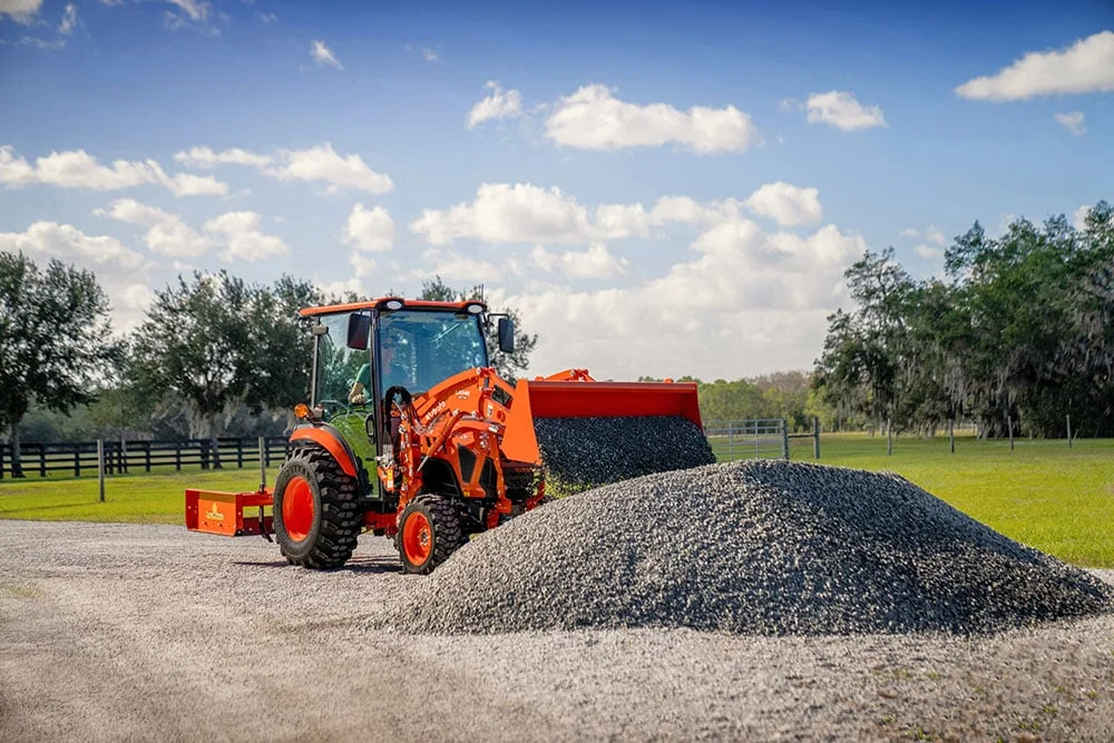Kubota LX Series Compact Utility Tractors High Capacity Hydraulics feature image