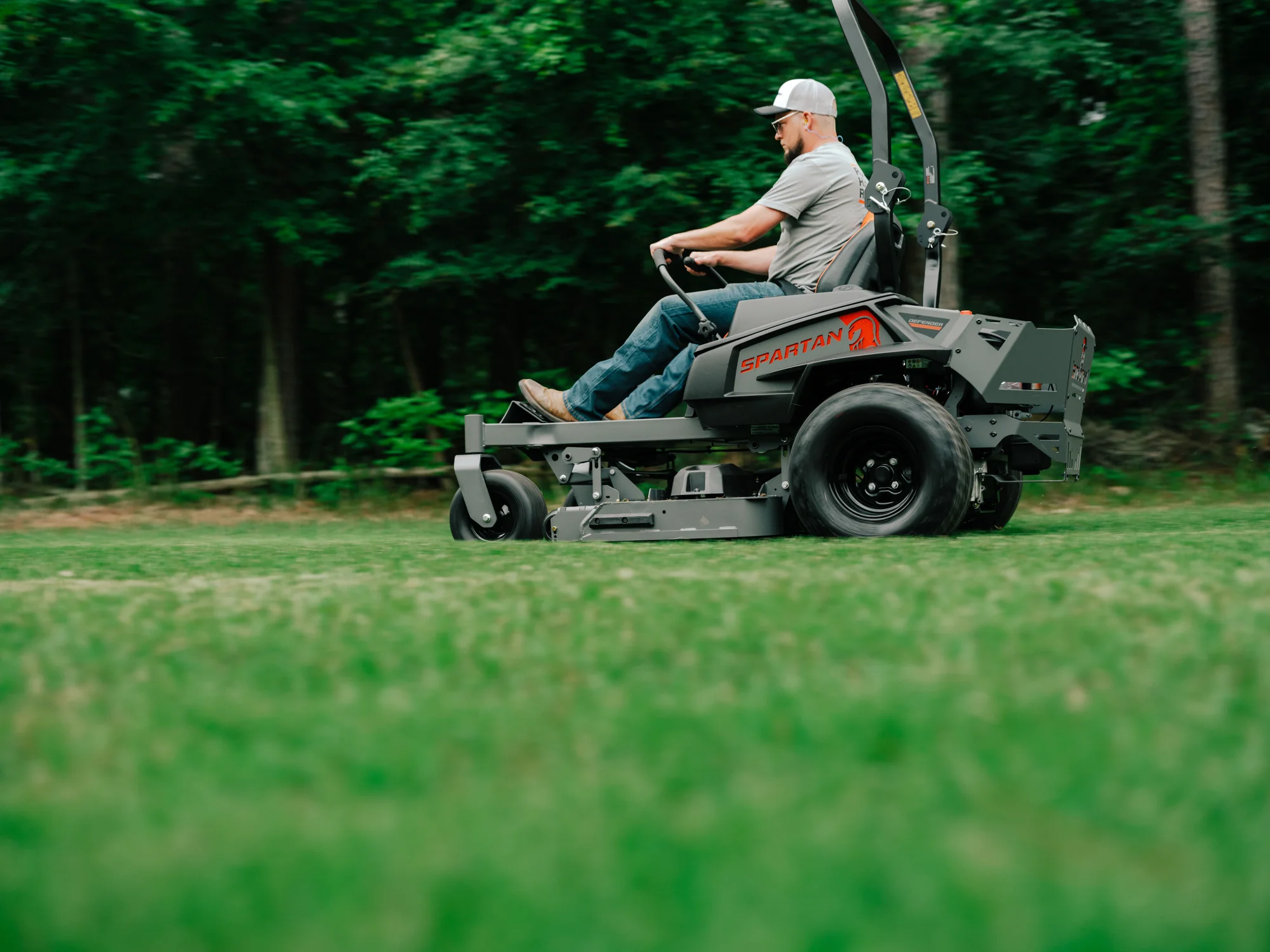 Spartan Defender Series Zero Turn Mower Commercial Grade Hydro Gear Zt 3100 Transmissions feature image