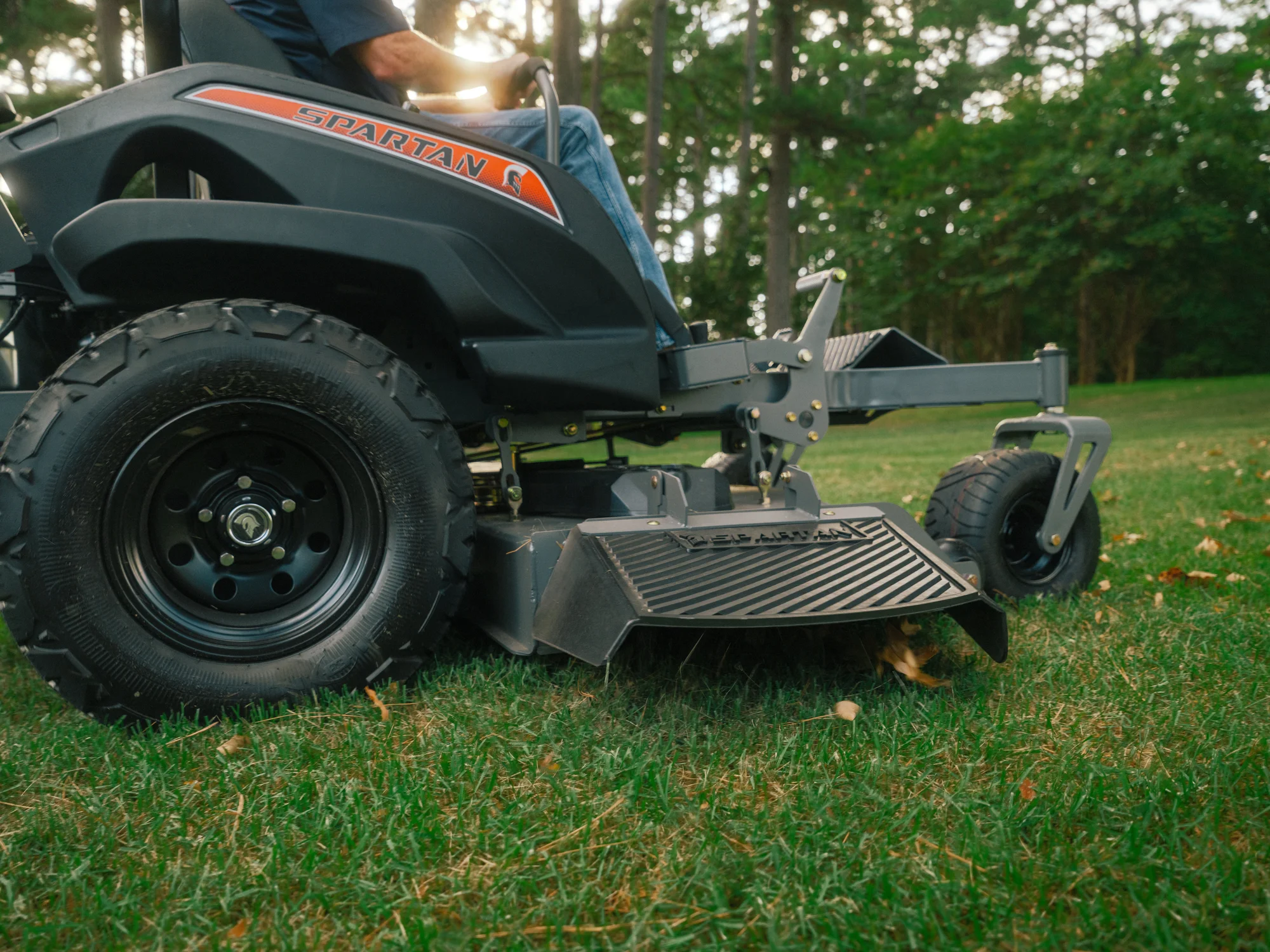 Spartan Rt HD Series Zero Turn Mower Integrated Worksite Features feature image