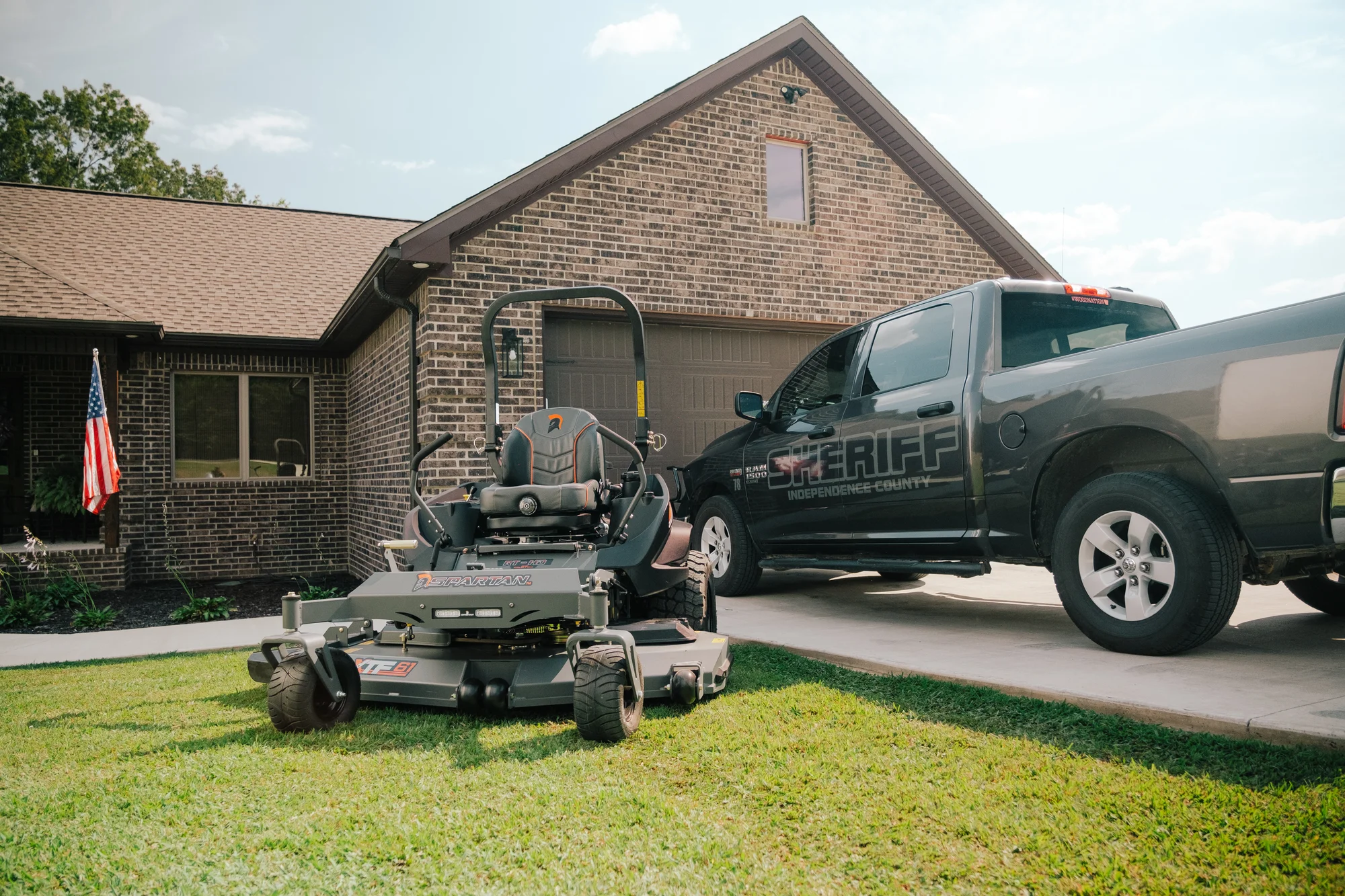 Spartan RT-HD Zero Turn Rider RSRHD154999KX Spartan Rt Hd Zero Turn Rider Rsrhd154999Kx On Grass Residential product image