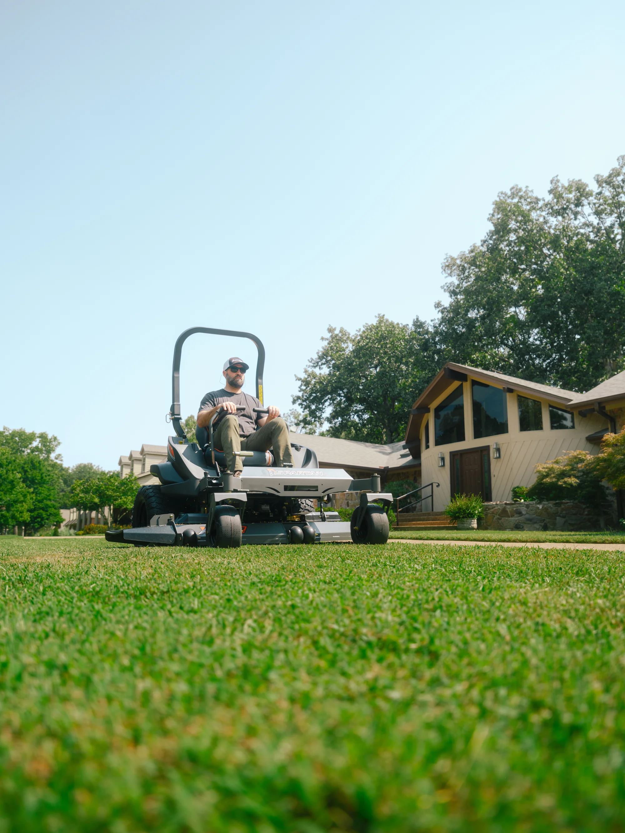 Spartan Rz HD Series Zero Turn Mower Hydro Gear Zt 3100 Drives feature image
