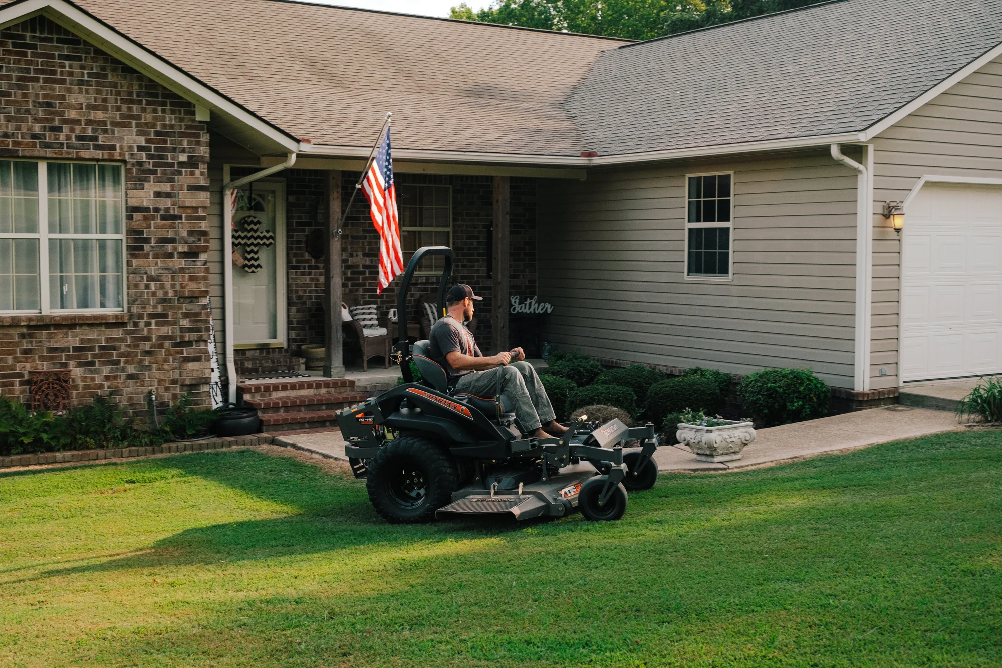 Spartan Rz Hd Zero Turn Rider Rszl1160Fr730 Man Mower House Steering product image